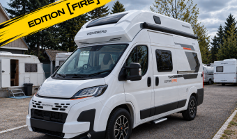 weinsberg_edition_fire_lakoauto_felhos_eg_alatt