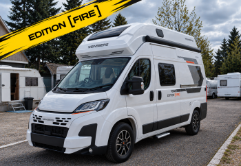 weinsberg_edition_fire_lakoauto_felhos_eg_alatt