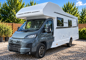 weinsberg_lakoauto_napsutotte_udvaron