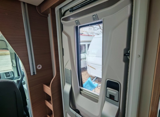 1000034946_1882913626